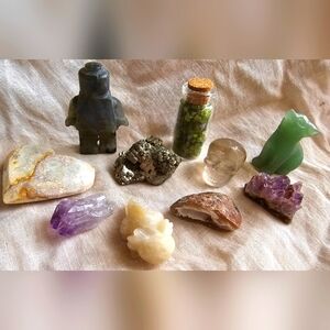 Starter Crystal Collection 🔮🪨🫶 Mini Crystal Treasures 🤩👏❤️ 10 pieces ✌️